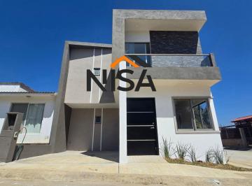 Casa de 3 habitaciones, Fortín · Casa en Venta en Fracc. Privado Amolios Espacios con Iluminación y Ventilacion