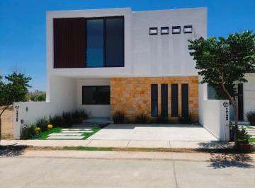 Casa de 5 habitaciones, León · Casa en Venta en León Guanajuato