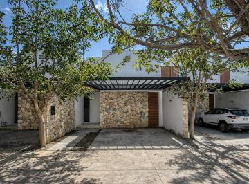 Casa de 2 habitaciones, Mérida · Townhouse (5) en Renta en Privada Arte y Vida, Temozón Norte