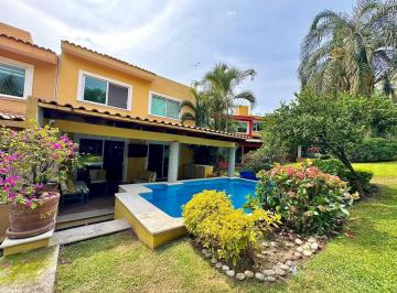 Casa de 3 habitaciones, Temixco · Casa en Condominio Los Pueblitos con Alberca y Seguridad, a 5 Min de La Desviación Burgos