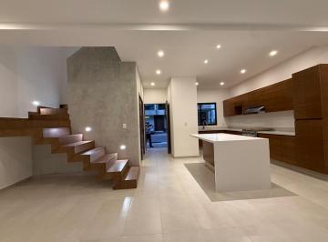 Casa · 165m² · 3 Recámaras · 2 Estacionamientos · Casa en Venta en Cancún