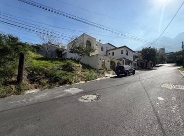Terreno / Lote · 200m² · 2 Estacionamientos · Terreno en Venta Cumbres 5to Sector, Monterrey N. L.