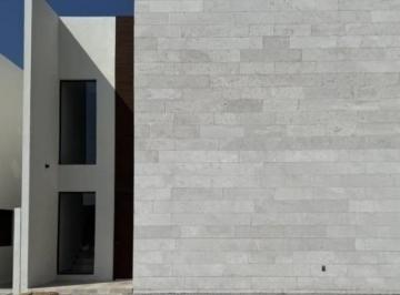 Casa · 275m² · 3 Recámaras · 3 Estacionamientos · Casa en Fraccionamiento El Condado