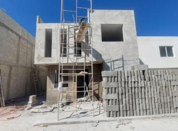 Casa de 3 habitaciones, Pachuca · Santa Julia. 140 m² Terreno. 3 Niveles. Modernista. Privada. 3rec. Nueva. a Pasos de Colosio. Ultima