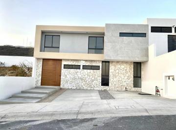 Casa · 276m² · 4 Recámaras · 2 Estacionamientos · Casa en Residencial El Refugio