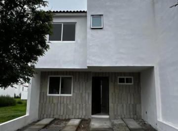 Casa · 135m² · 3 Recámaras · 2 Estacionamientos · Casa en Ciudad Maderas Residencial Querétaro