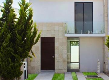 Casa · 110m² · 3 Recámaras · 2 Estacionamientos · Casa en Ciudad Maderas Residencial Querétaro