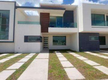 Casa de 3 habitaciones, Pachuca · 164 m² Terreno. Casa Nueva en Privada con Alberca. Al Sur de Pachuca. 2 Niveles. 3 Rec Amplia.