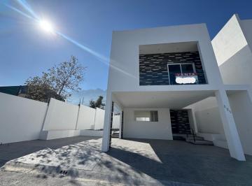 Casa · 240m² · 3 Recámaras · 2 Estacionamientos · Casa en Porto Cumbres de 3 Niveles