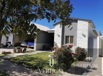 Casa · 212m² · 3 Recámaras · 2 Estacionamientos · Casa en Residencial Residencial Los Leones