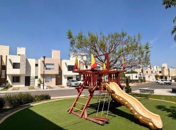 Casa en condominio · 120m² · 3 Recámaras · 2 Estacionamientos · Renta Casa Privada Rincones del Marques 3 Recamaras Cerca Autopista 57 Universidad Mondragon