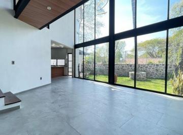Casa de 4 habitaciones, Cuernavaca · Casa Nueva y Moderna con 300 m² Superficie de Terreno, Alberca y 4 Recámaras en Venta en Acapatzingo