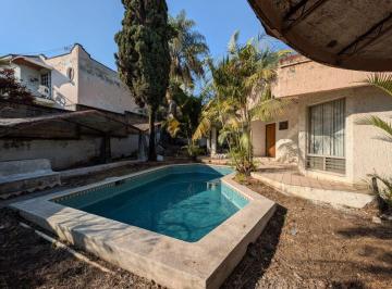 Casa de 4 habitaciones, Cuernavaca · Venta de Casa Para Remodelar en Jardines de Cuernavaca