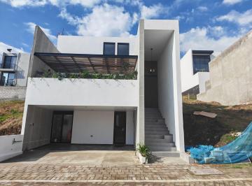 Casa en condominio · 244m² · 4 Recámaras · 2 Estacionamientos · Casa en Parque Alcumbre en Lomas de Angelopolis III - Sach, Puebla