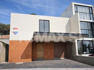 Casa · 215m² · 3 Recámaras · 2 Estacionamientos · Casa en Venta - Lomas de Juriquilla