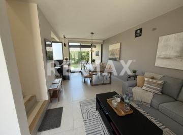 Casa en condominio · 104m² · 3 Recámaras · 2 Estacionamientos · Estrena en Juriquilla Fray Residencial - (4)