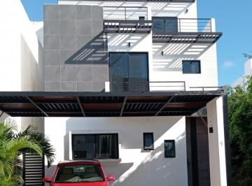 Casa · 300m² · 4 Recámaras · 2 Estacionamientos · Casa en Renta, 4 Recámaras, Piscina, Aqua Residencial, Av Huayacán, Cancún