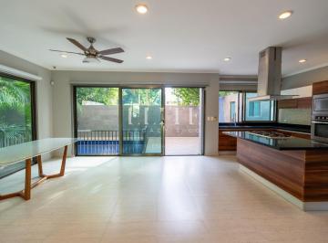 Casa · 344m² · 5 Recámaras · 3 Estacionamientos · Casa en Venta en Residencial Cumbres de 5 Recámaras Más Estudio y Alberca