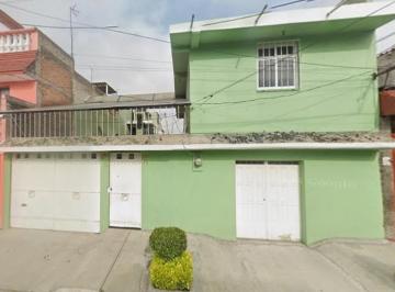 Casa · 305m² · 9 Recámaras · 1 Estacionamiento · Casa con Departamento