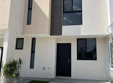 Casa · 90m² · 3 Recámaras · 2 Estacionamientos · Casa en Venta en Fracc. San Carlos Al Sur de La Ciudad