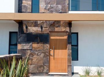 Casa · 170m² · 3 Recámaras · 3 Estacionamientos · Casa en Venta en Residencial en San Andres Cholula
