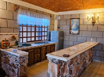 Casa · 300m² · 4 Recámaras · 10 Estacionamientos · Casa Campestre Tequisquiapan El Tejocote