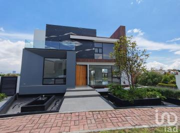 Casa · 493m² · 3 Recámaras · 3 Estacionamientos · Casa en La Vista Country Club
