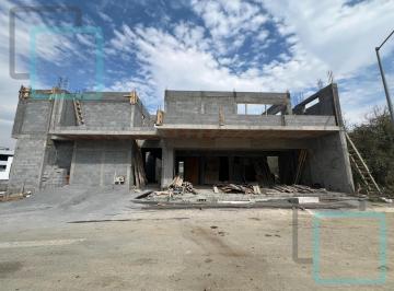 Casa · 723m² · 4 Recámaras · 3 Estacionamientos · Casa en Venta Sierra Alta Zona Carretera Nacional Monterrey
