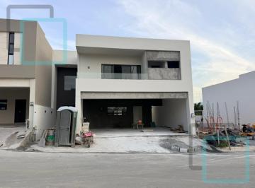 Casa · 380m² · 3 Recámaras · 2 Estacionamientos · Casa en Venta Pedregal de La Montaña Zona Carretera Nacional Monterrey