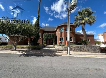 85e617c1c67fbc9948ce5638a048237351f4bcd2fb7f7c57365c9f6bc6ef99be · Casa en Venta en Club Campestre con Recámara en Planta Baja
