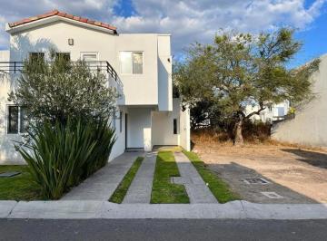 Casa en condominio · 168m² · 3 Recámaras · 2 Estacionamientos · Casa en Venta en Real del Bosque, Corregidora