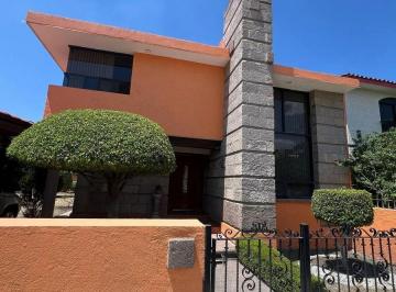 Casa · 268m² · 3 Recámaras · 2 Estacionamientos · Casa en El Pueblito Centro