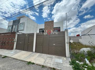 Casa · 119m² · 3 Recámaras · 1 Estacionamiento · Casa en Lares de San Alfonso