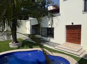 Casa · 385m² · 4 Recámaras · 6 Estacionamientos · Casa en Renta en Vista Hermosa, Cuernavaca