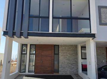 Casa · 159m² · 3 Recámaras · 2 Estacionamientos · Casa en Venta en Coto Areto en Zimalta