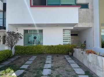 Casa · 223m² · 3 Recámaras · 2 Estacionamientos · Casa en Venta en Residencial El Refugio, Querétaro