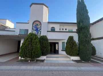 Casa de 3 habitaciones, Corregidora · Casa en Venta en Rincón Campestre – Exclusividad, Amplitud y Estilo
