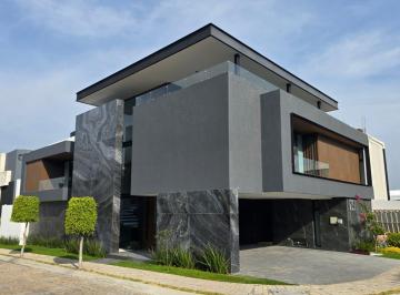 Casa · 523m² · 4 Recámaras · 2 Estacionamientos · Casa en Venta Zona Cascatta I Lomas de Angelópolis