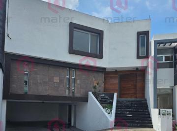 Casa de 4 habitaciones, El Marqués · Casa en Venta en Zen House – 3 Niveles, Amplios Espacios y Seguridad