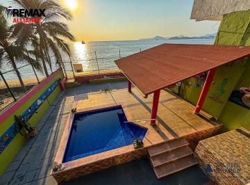 Casa · 288m² · 3 Recámaras · 2 Estacionamientos · Casa Feliz - a Pie de Playa & en Las Brisas / Casa Feliz - Beachfront & in Las Brisas - (4)