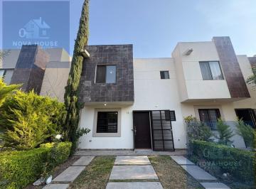 Casa en condominio · 98m² · 4 Recámaras · 2 Estacionamientos · Casa en Venta en Rincones del Marqués, El Marqués, Querétaro