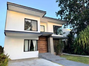 Casa de 4 habitaciones, Solidaridad · Renta o Venta Casa con Piscina Privada en Playa del Carmen