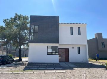 Casa en condominio de 4 habitaciones, Metepec · Casas Nuevas en Venta en Vistalagua, Metepec