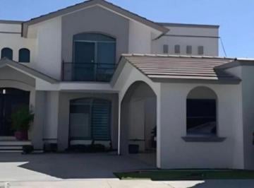 Casa de 5 habitaciones, Saltillo · Recuperación Bancaria en Coahuila