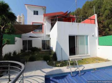 Casa · 223m² · 3 Recámaras · 2 Estacionamientos · Lomas del Sol Casa - Clave Cs913