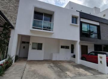 Casa · 160m² · 3 Recámaras · 2 Estacionamientos · Casa en Venta Residencial Arbolada