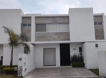 Casa · 3 Recámaras · 2 Estacionamientos · Casa en Renta en Residencial El Refugio, Querétaro