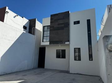 Casa · 90m² · 3 Recámaras · 2 Estacionamientos · Rmc Casa en Renta en Valle Azul en Apodaca Nuevo León