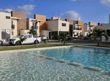 Casa · 121m² · 3 Recámaras · 2 Estacionamientos · Casa en Residencial Familiar | Playa del Carmen