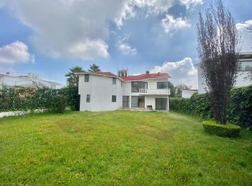 Casa · 316m² · 4 Recámaras · 3 Estacionamientos · Venta Casa en Condado de Sayavedra